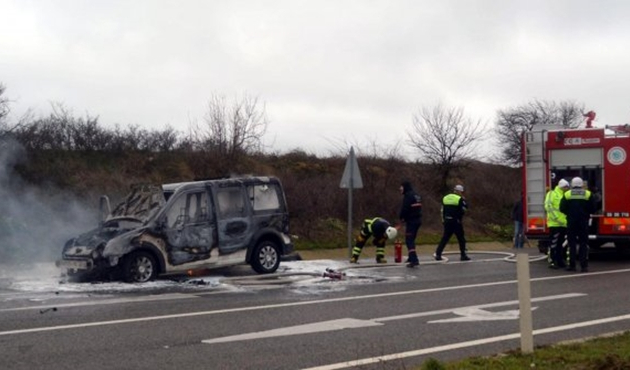 Tekirdağ'da Tugay Komutanlığı'na ait hafif ticari araç yandı