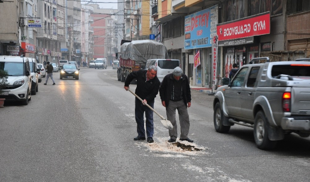 Manisa'da mahalle sakinlerinden tehlikeli yama