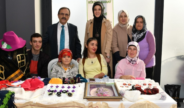 Samsun'da Başkan Zihni Şahin’den üreten kadınlara söz