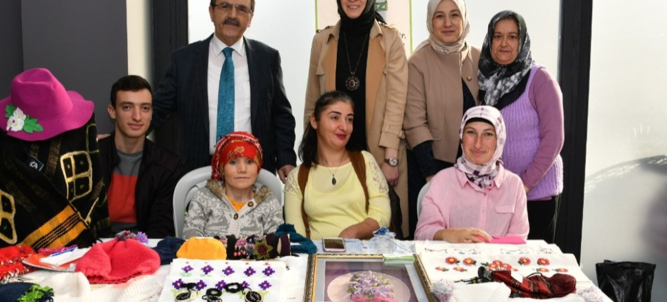 Samsun'da Başkan Zihni Şahin’den üreten kadınlara söz