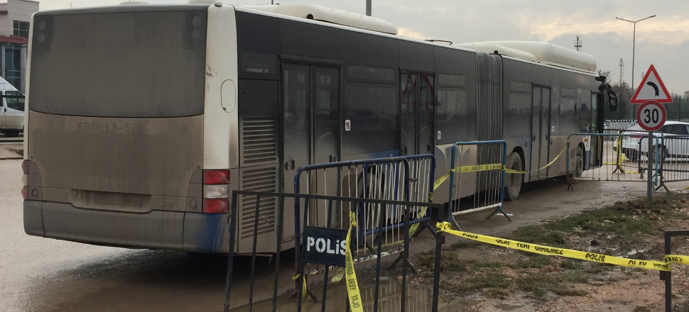 Sincan cezaevinde Gazi ve avukatlara otobüs çarptı