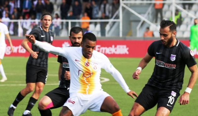 Galatasaray evinde turladı...
