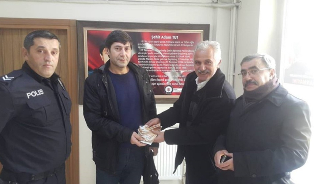 Sivas'ta gurbetçinin otobüste unuttuğu 8 bin euro bulundu
