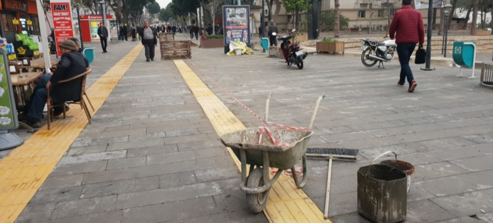 Manisa Alaşehir’de görme engelli yolları yenileniyor
