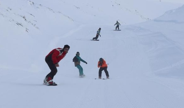 Denizli Kayak Merkezi'nde sezon açıldı