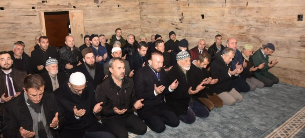 İzmit'te restore edilen asırlık camide ilk namaz kılındı