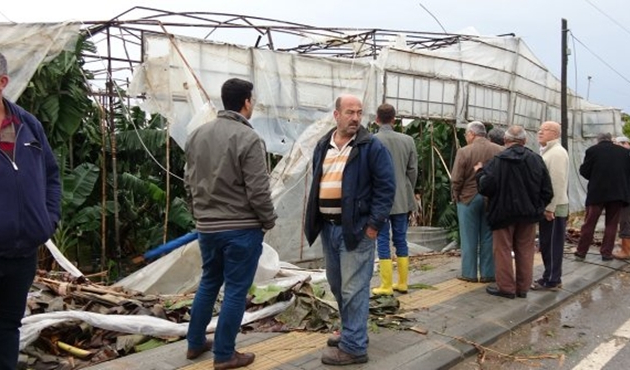 Mersin Anamur’u yine hortum vurdu