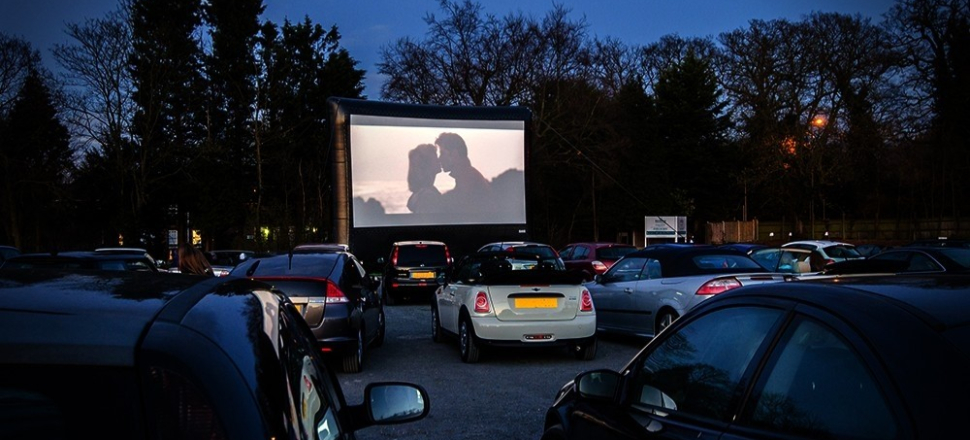 izmir'de en uzun gecede ’arabalı sinema’ keyfi