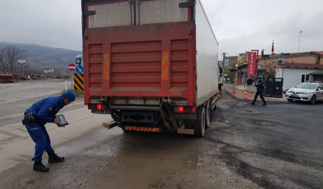 Çorum'da jandarma’dan ağır vasıtalara denetim