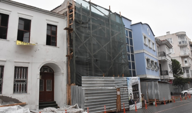 Balıkesir Edremit’in tarihine sahip çıkıyor