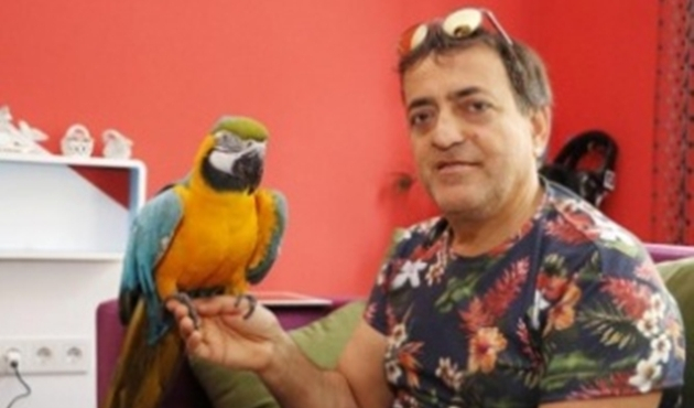 Antalya'da sahibi, Özal'ın papağanı 'Cabbar'a eş arıyor