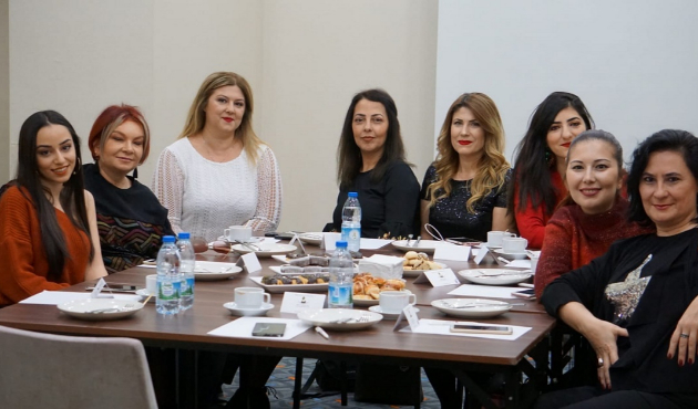 Hediyeleşmeyi gelenekselleştirdiler!