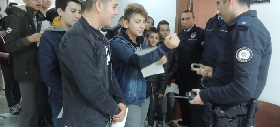 Bilecik'te öğrencilere polislik mesleği tanıtıldı