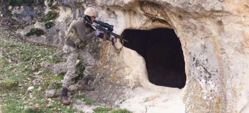 Mehmetçik 30 teröristi mağarada kıstırdı!