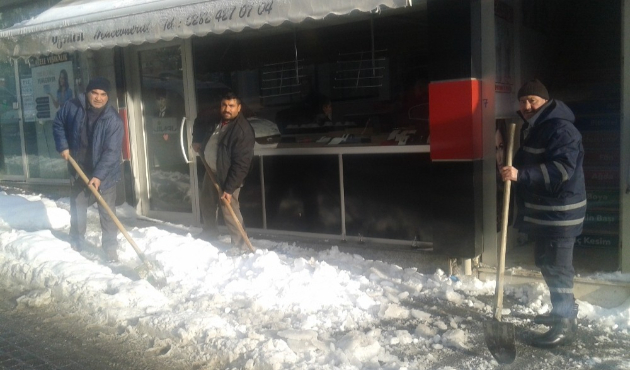 Tekirdağ Malkara’da kar kalkıyor
