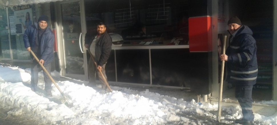 Tekirdağ Malkara’da kar kalkıyor