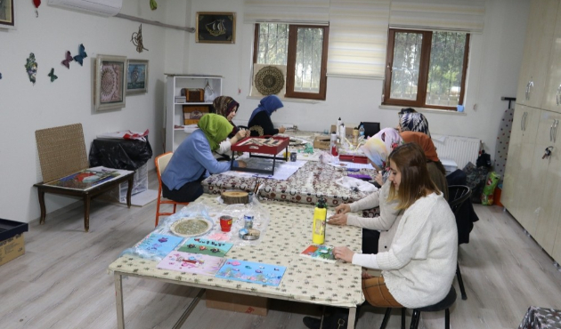 Şanlıurfa Karaköprü’de kadınlar kurslarla meslek ediniyor