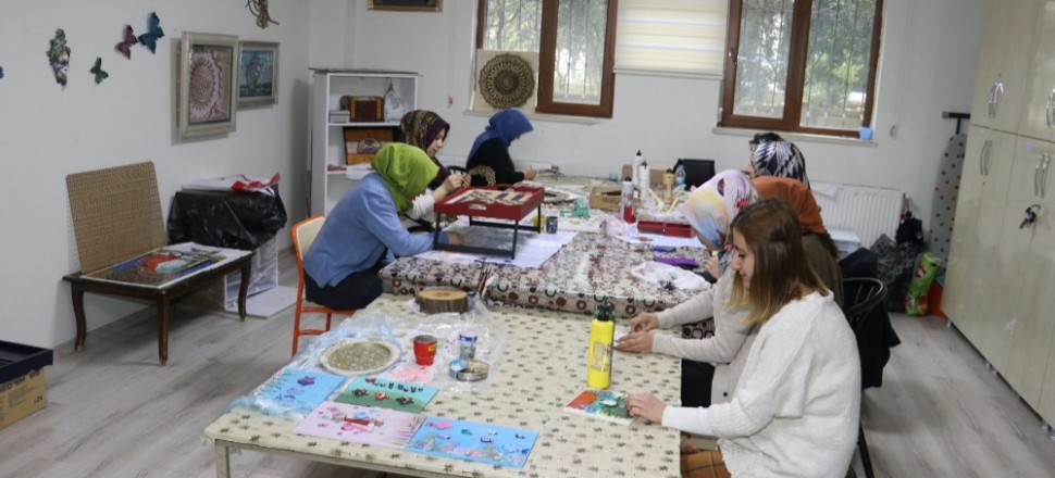 Şanlıurfa Karaköprü’de kadınlar kurslarla meslek ediniyor
