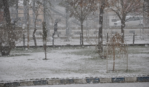 Hakkari Yüksekova'da kar yağışı