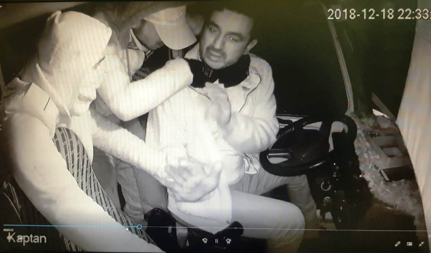 3 gaspçı emekli polisi darp etti!