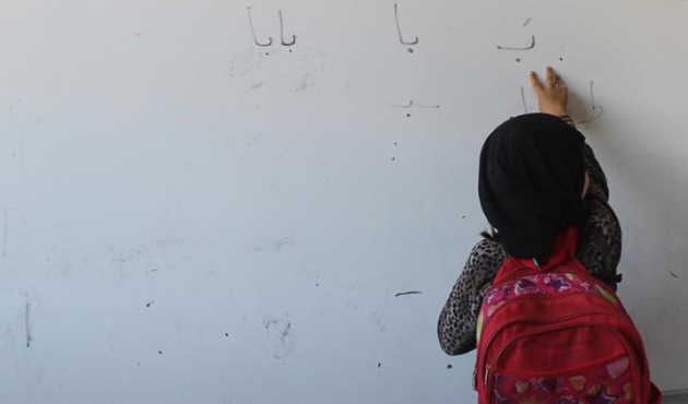 "Terör örgütleri Suriye'de Arapça'yı yasaklıyor"