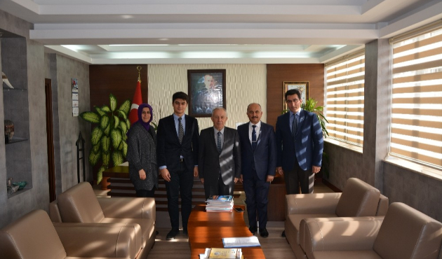 Antalya'da Kaymakam Uzun, Öğrenci Meclisi başkanını ağırladı