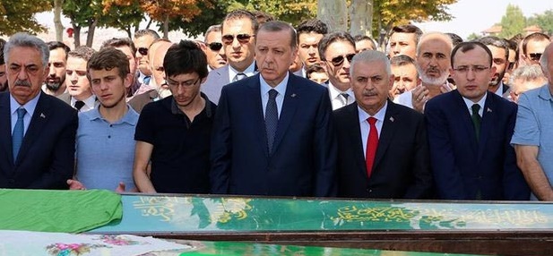 AK Parti'li Taciser İçyer son yolculuğuna uğurlandı