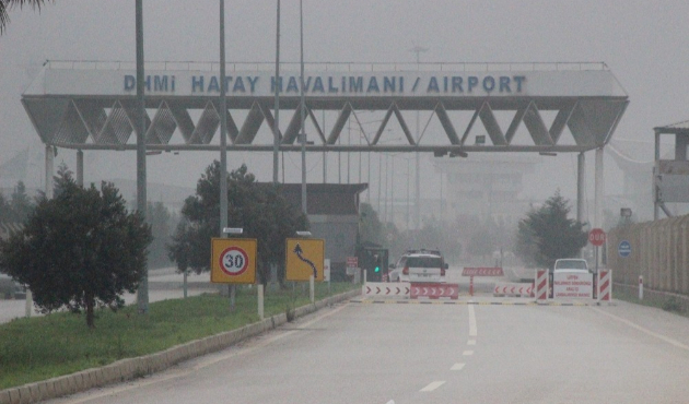 Hatay’da sis uçuş seferlerini durdurdu