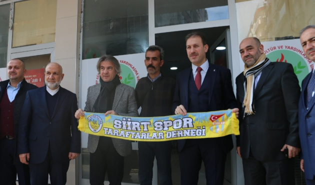 Ahmet Misbah Demircan’a Siirtspor atkısı hediye edildi