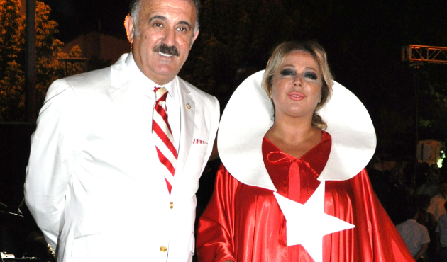 "Hanımlar Faik'i taciz ediyor, dudağından öpüyor!"