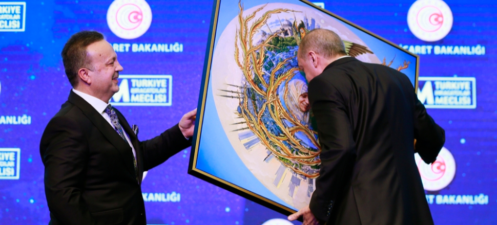 Cumhurbaşkanı Erdoğan'ı duygulandıran hediye...