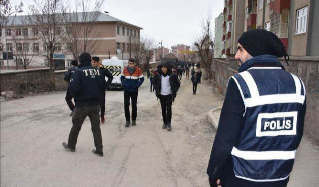 Muş'ta polisten okul önlerinde asayiş uygulaması