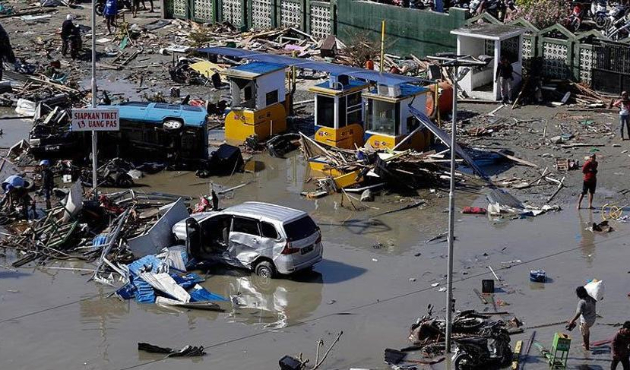 Endonezya'da tsunami! Korkunç bilanço...