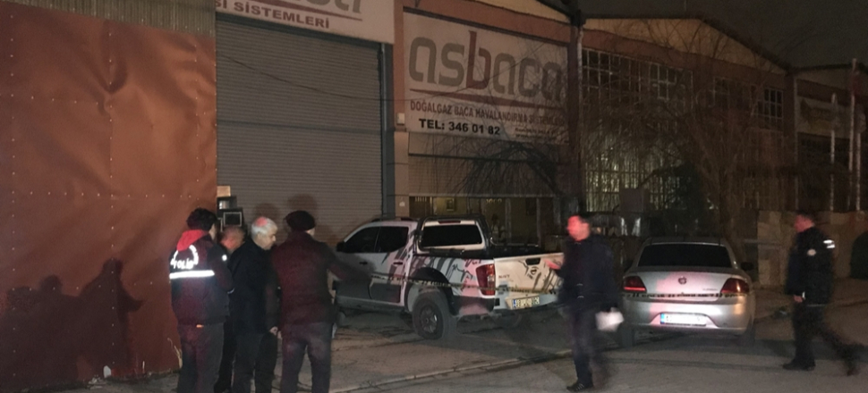 Boşandığı eşi ve arkadaşını öldürdü...