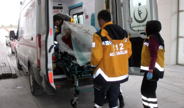 Kardeş kavgası kanlı bitti! Defalarca bıçakladı!