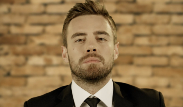 Murat Dalkılıç iki güzelle yakalandı!