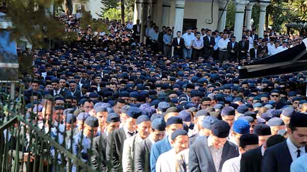 Süleymancılar cemaatinin lideri Arif Ahmet Denizolgun son yolculuğuna uğurlandı