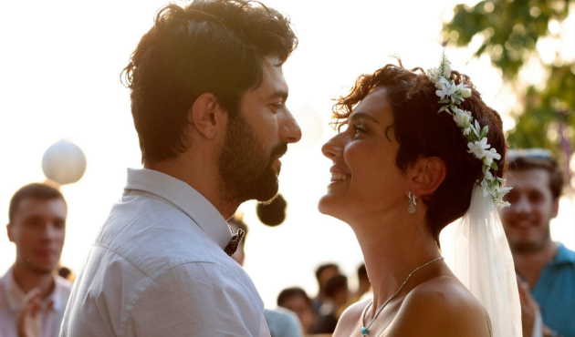 Engin Akyürek ve Bergüzar Korel'den 2019 sürprizi!
