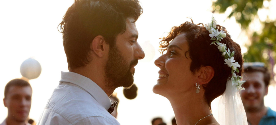 Engin Akyürek ve Bergüzar Korel'den 2019 sürprizi!