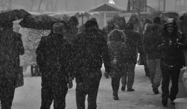 Hakkari’nin Yüksekova ilçesinde  yoğun kar yağışı