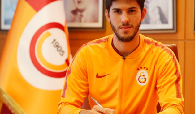 Galatasaray'dan 4 imza birden!