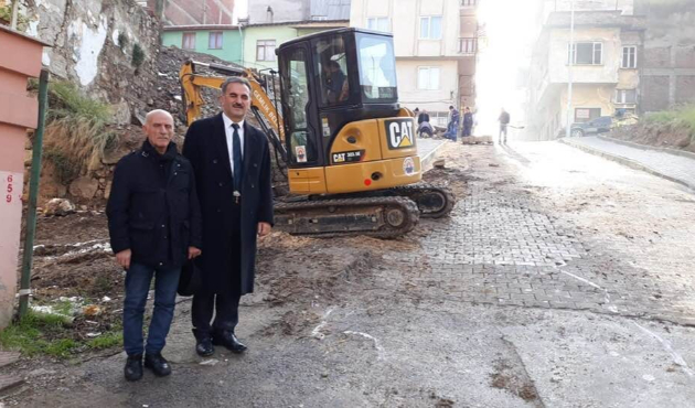 Bursa Gemlik’te yol genişletme ve kaldırım çalışmaları