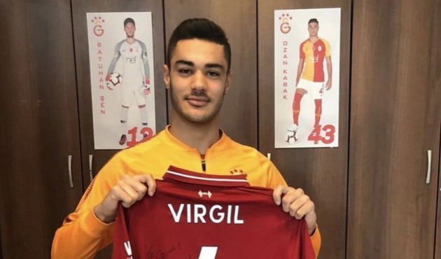 Liverpoollu yıldızdan Ozan Kabak'a hediye!