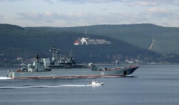 Rus savaş gemisi, Çanakkale Boğazı'ndan geçti