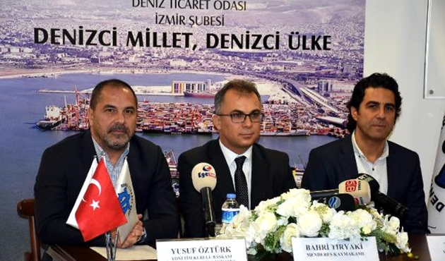 İzmir'de kışın denizde yüzecekler