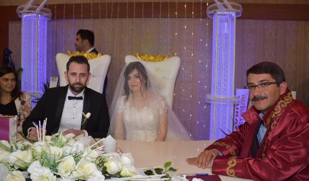 Manisa Şehzadeler’de günde 4 çiftin nikahı kıyıldı
