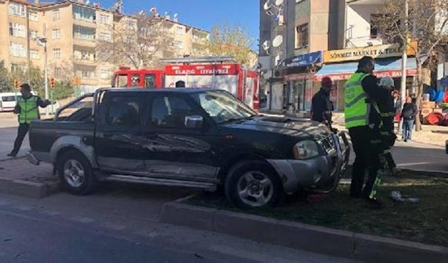 Elazığ'da otomobil çarpan kadın öldü