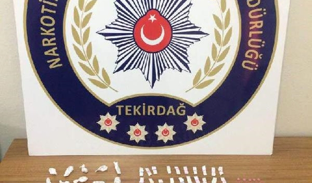 Tekirdağ'da duvardaki prizli gizli bölmeden uyuşturucu çıktı