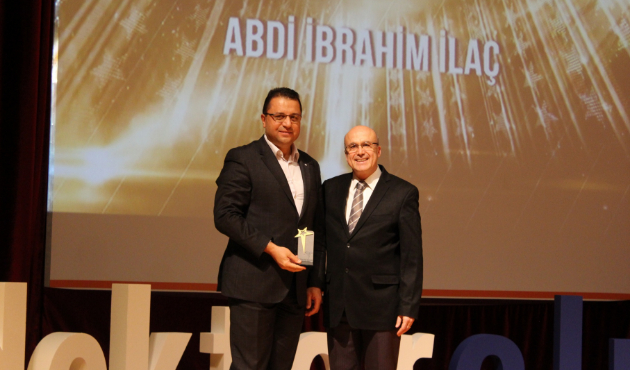 Abdi İbrahim’e ödül yağmuru!