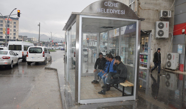 Kayyum atanan belediyeden klimalı durak!